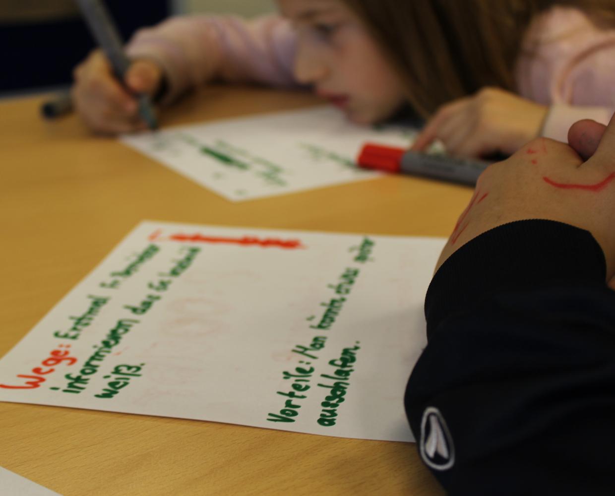 Kinder planen ein Projekt
