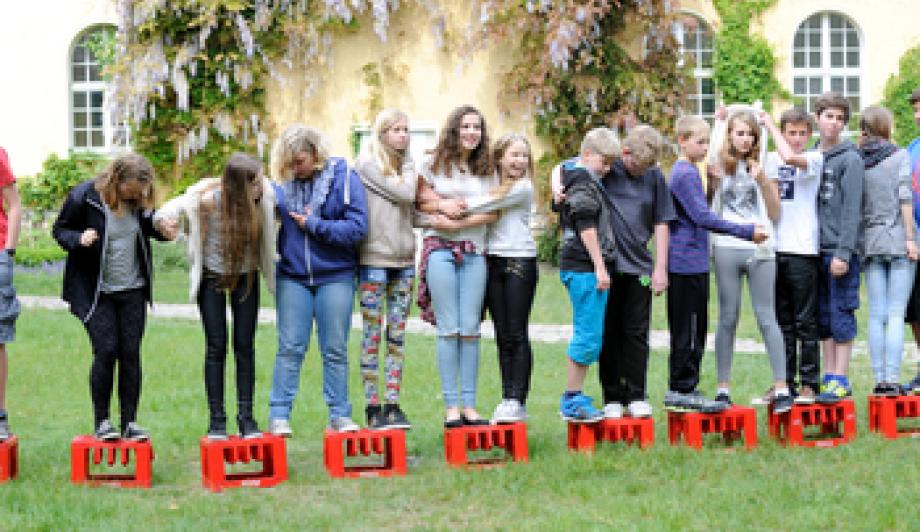 Teamarbeit war nötig bei der "Sumpfüberquerung" ...