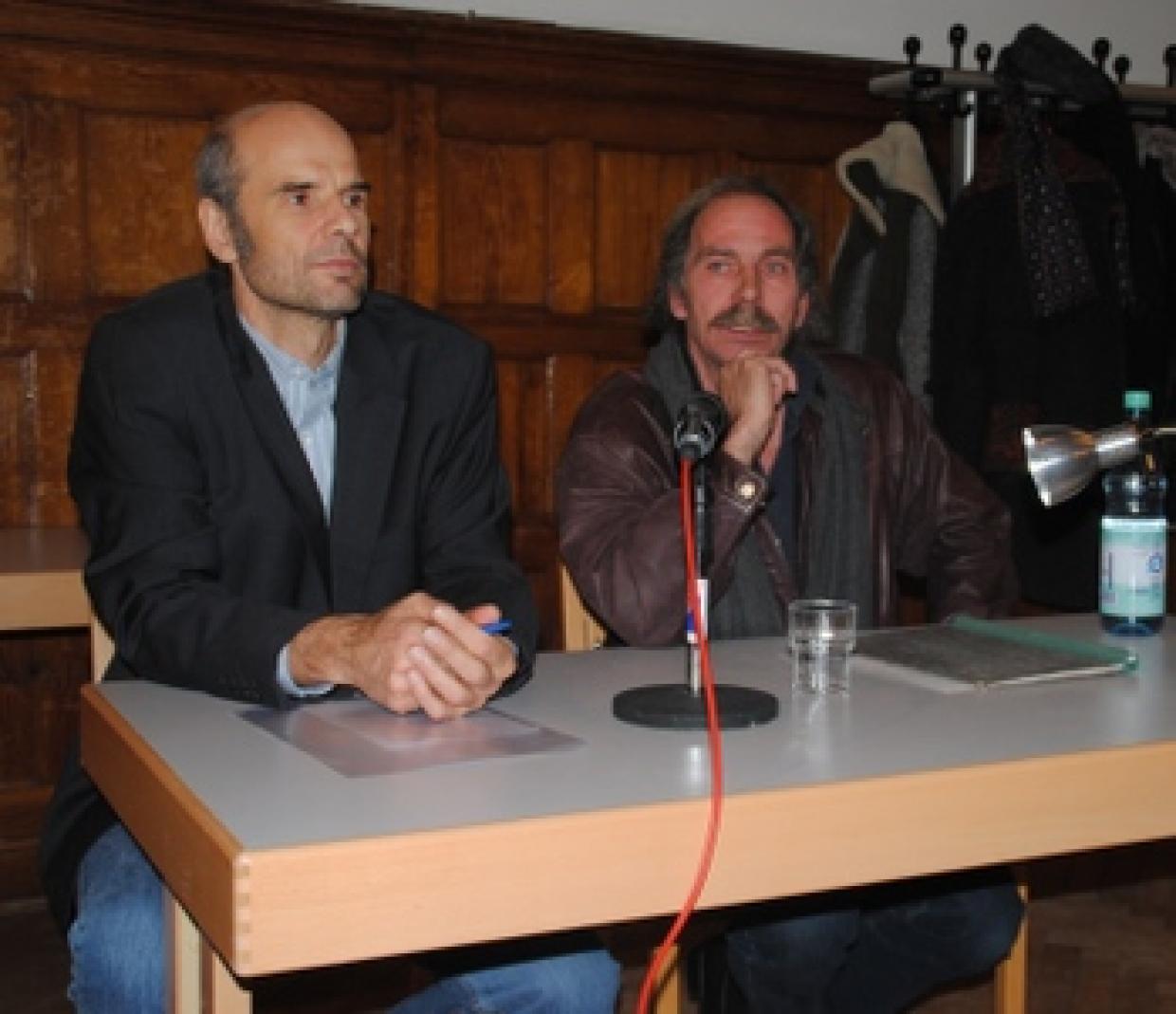 Geschäftsführer Thomas Gill (links) und Autor Hans-Joachim Schmidt