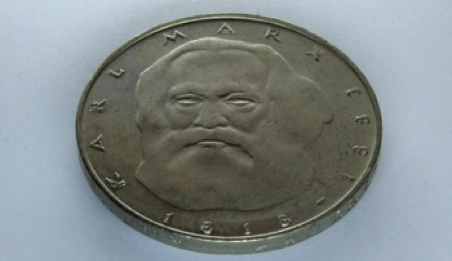 Mehr als nur eine Münze - Karl Marx. Foto: Harald Wanetschka, www.pixelio.de