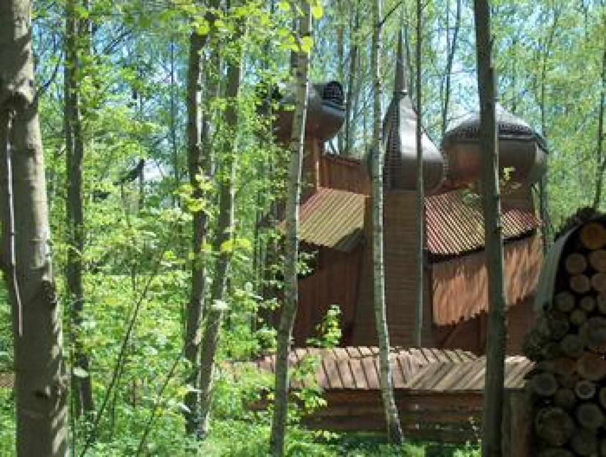 Märchenspiellandschaft des Familiengartens
