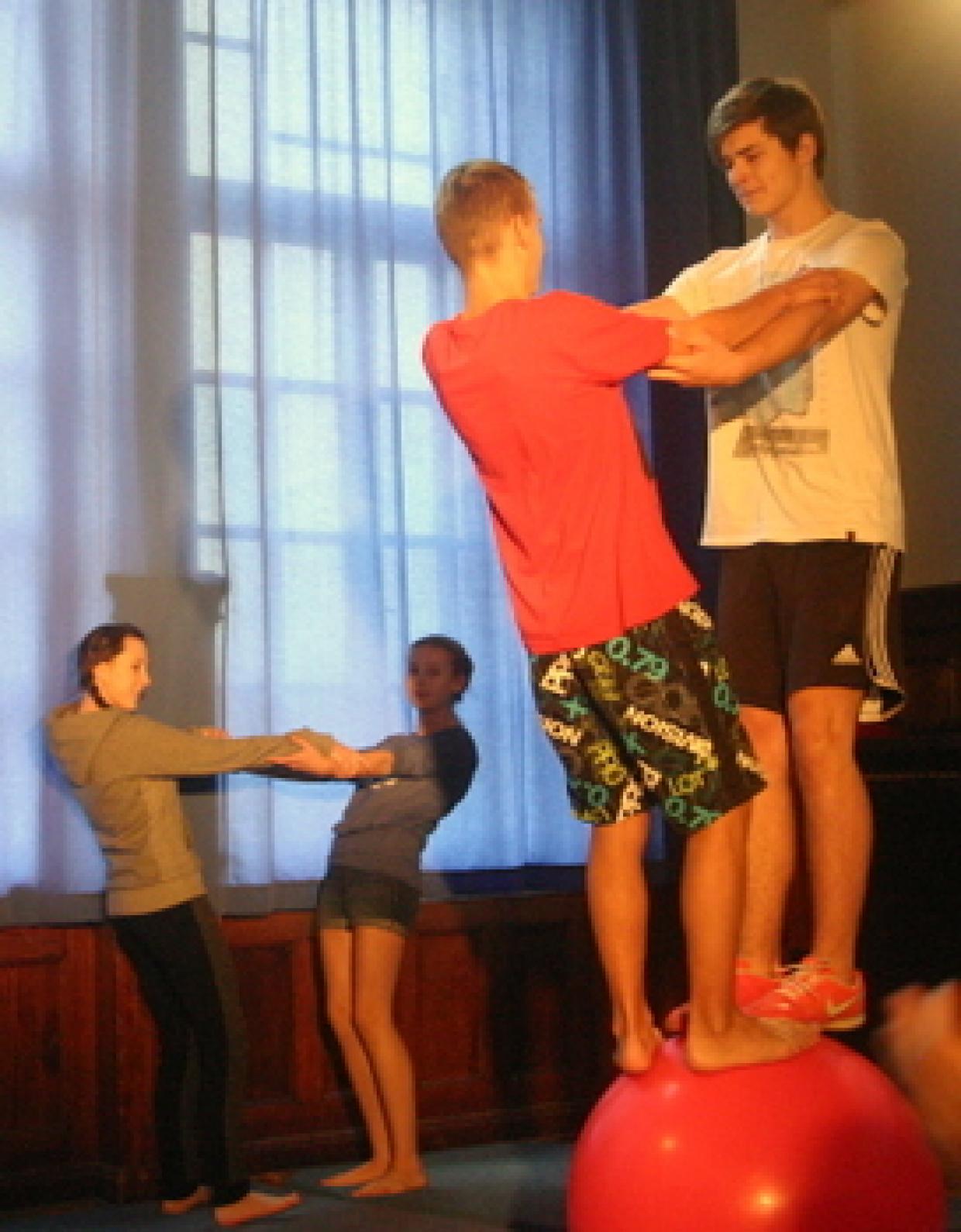 Zusammen in der Manege: Beste Stimmung beim deutsch-polnischen Zirkusworkshop