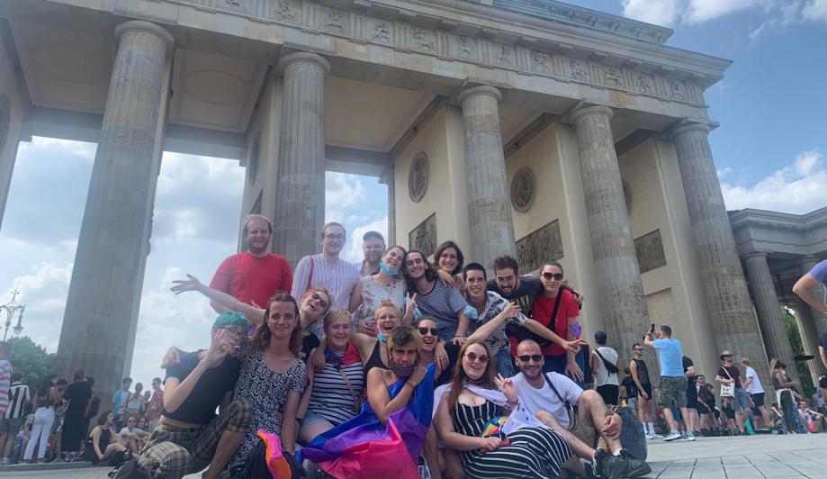 Teilnehmende von Queer Easter 2021 am 24.7.2021 bei der Pride in Berlin.