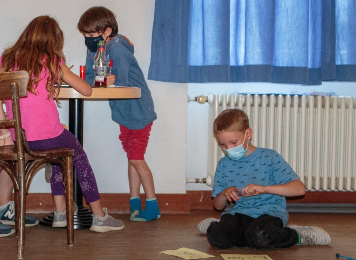 Kinder schreiben auf, was ihnen wichtig ist. Kinder schreiben auf, was ihnen wichtig ist - Kreativferien 2021